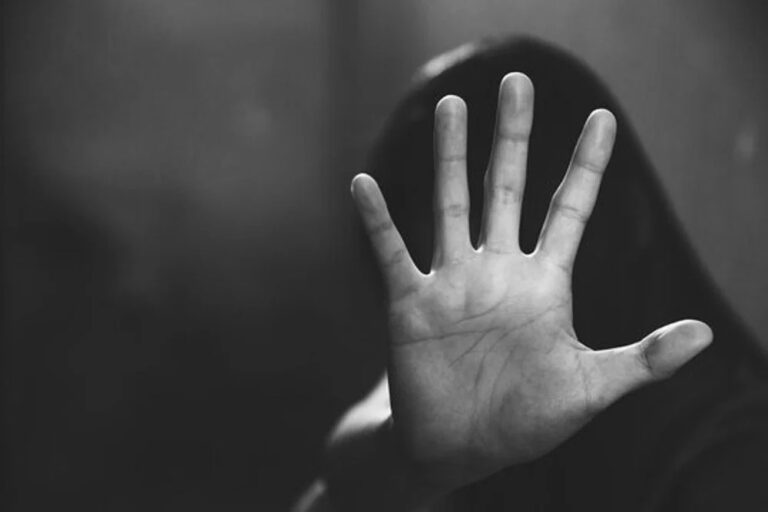 डिब्रुगड़आव हिन्जावसानि सायाव उदखार खालामनाय गलादारखौ हमबाय । डिब्रुगड़आव हिन्जावसानि सायाव उदखार खालामनाय गलादारखौ हमबाय ।