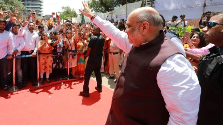 मुम्बाइआव दावबाय हैनाय समाव नखर मन्थ्रि अमित शाहखौ रैखाथि होनायाव जेंना सोमजिदों। मुम्बाइआव दावबाय हैनाय समाव नखर मन्थ्रि अमित शाहखौ रैखाथि होनायाव जेंना सोमजिदों।