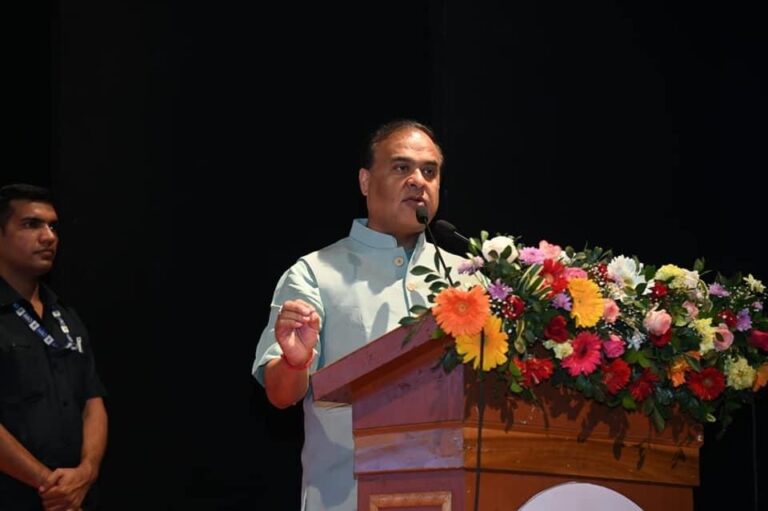 Assam CM Himanta Biswa Sarma Distributes Terminal Benefits to Anganwadi Workers and Helpers Assam CM Himanta Biswa Sarma Distributes Terminal Benefits to Anganwadi Workers and Helpers